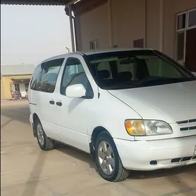 Toyota Sienna 2001
