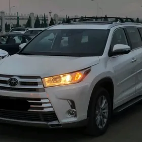 Toyota Highlander 2018