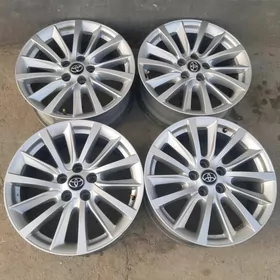 Highlander XLE Radnoý 18 lk