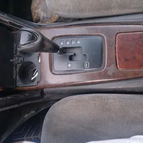 Mitsubishi Diamante 1995