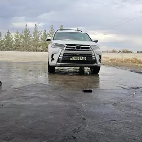 Toyota Highlander 2018