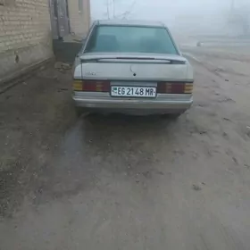 Mercedes-Benz 190E 1986