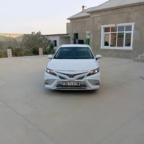 Toyota Camry 2021
