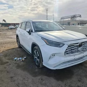 Toyota Highlander 2022