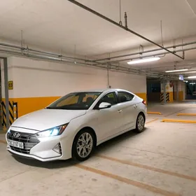 Hyundai Elantra 2020