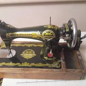 Kebelek tikin masini