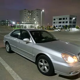 Hyundai Sonata 2004