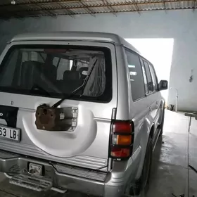 Mitsubishi Pajero 1994