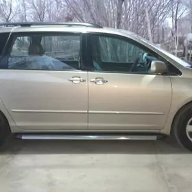 Toyota Sienna 2005