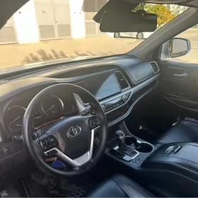 Toyota Highlander 2017