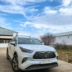 Toyota Highlander 2020