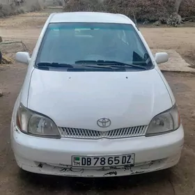 Toyota Echo 1999