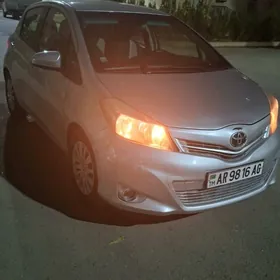 Toyota Yaris 2013