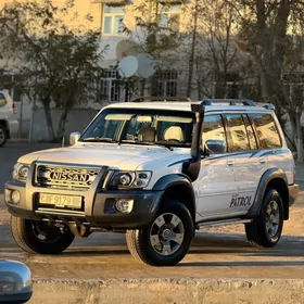 Nissan Patrol 2000