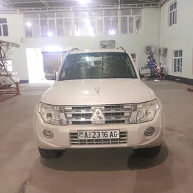 Mitsubishi Pajero 2014