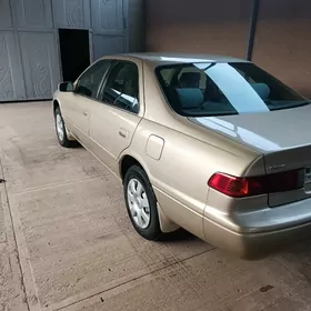 Toyota Camry 2000