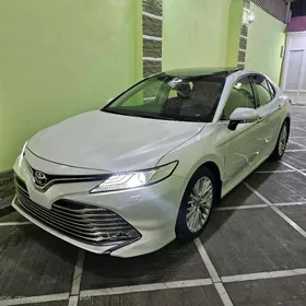 Toyota Camry 2020