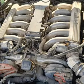 BMW mator karopga 12 silindr a