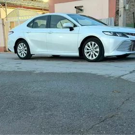 Toyota Camry 2020