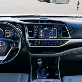 Toyota Highlander 2018