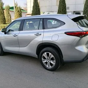 Toyota Highlander 2023