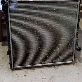 Радиатор radiator bmw X5 е53