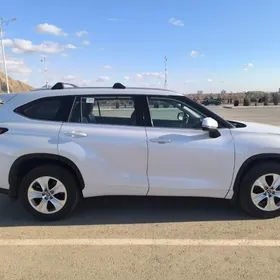 Toyota Highlander 2022