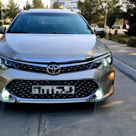 Toyota Camry 2015