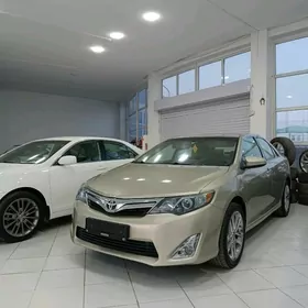 Toyota Camry 2014