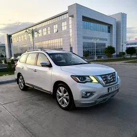 Nissan Pathfinder 2018