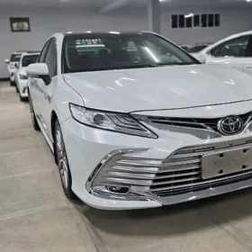 Toyota Camry 2021