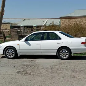 Toyota Camry 2000