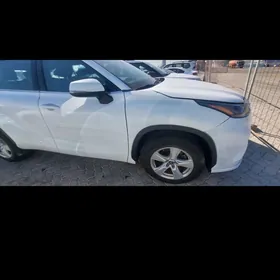 Toyota Highlander Hybrid 2022