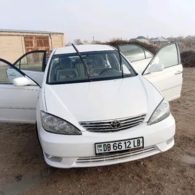 Toyota Camry 2004