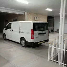 Toyota Hiace 2020