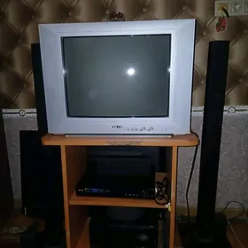 телевизор и колонки