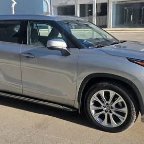 Toyota Highlander 2022