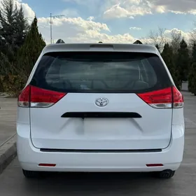Toyota Sienna 2012