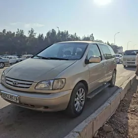 Toyota Sienna 2002