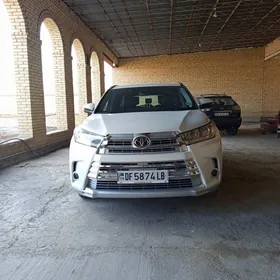 Toyota Highlander 2019