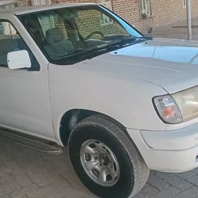 Nissan Navara 2001
