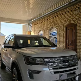 Ford Explorer 2019