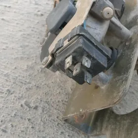 Niwa öňki  aýna matorçyk