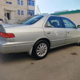 Toyota Camry 2001