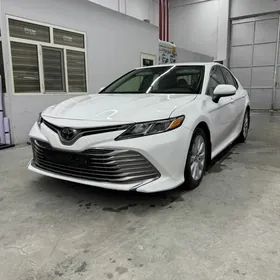 Toyota Camry 2020