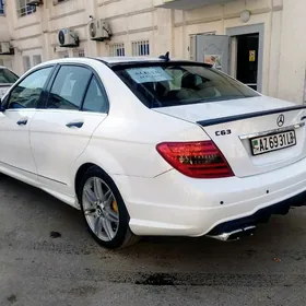 Mercedes-Benz C300 2011
