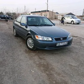 Toyota Camry 2001