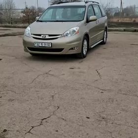 Toyota Sienna 2008