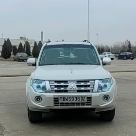 Mitsubishi Pajero 2014