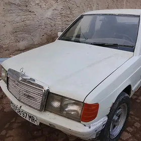 Mercedes-Benz 190E 1985
